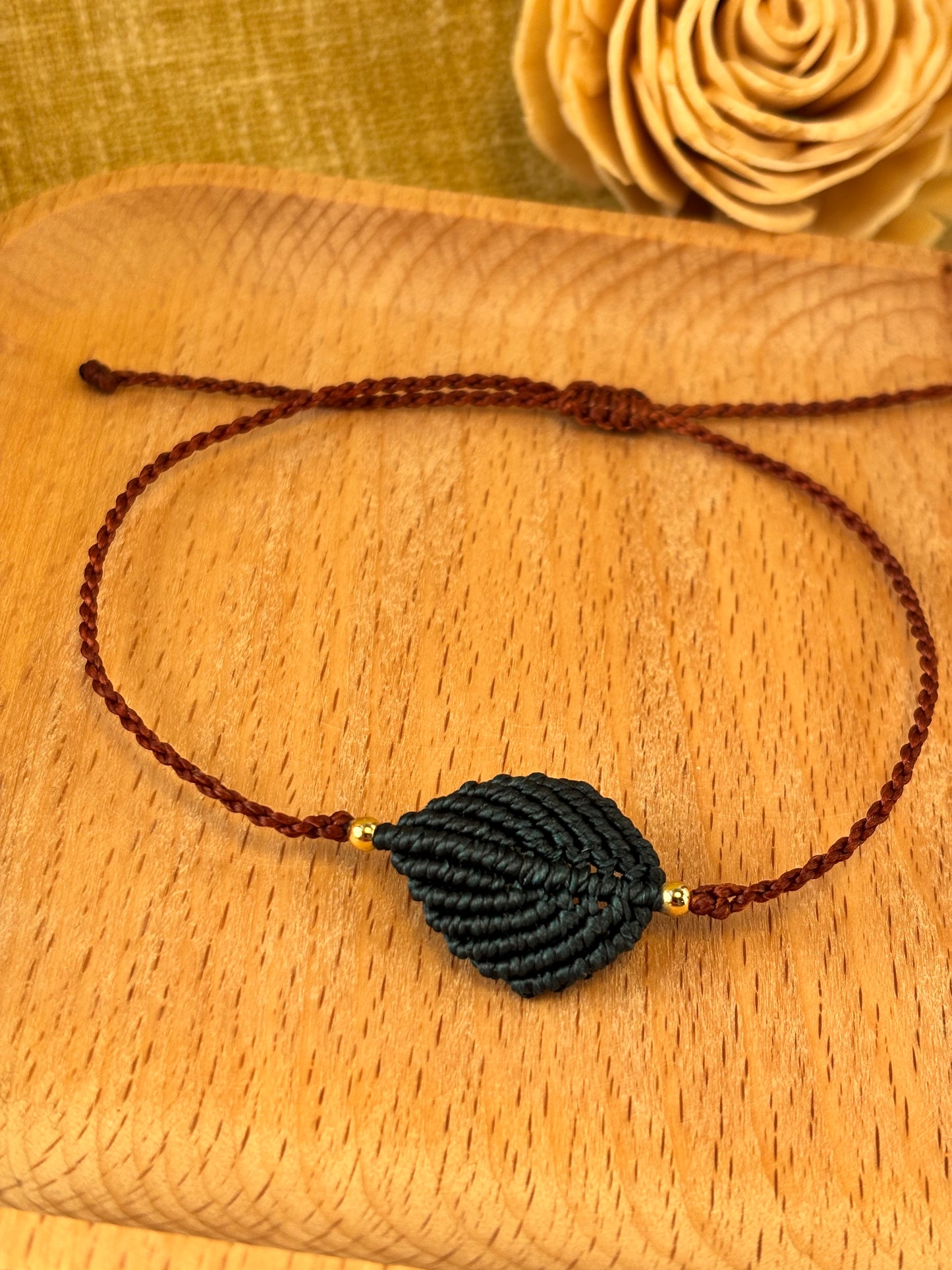 Peacock Leaf Macrame Bracelet