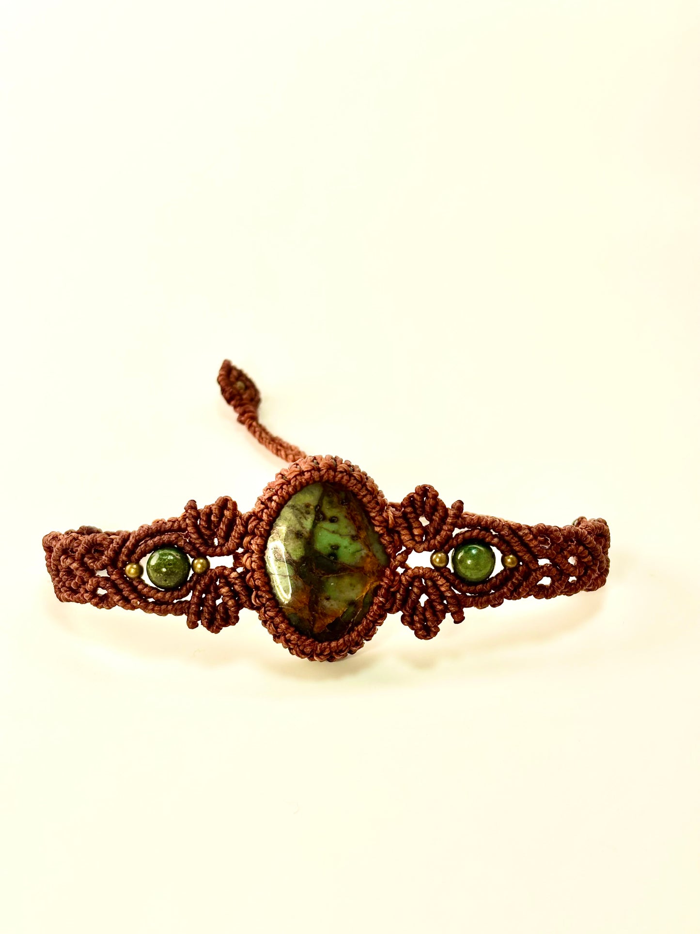 Earthy Green Stone Macramé Bracelet – Handcrafted Boho Jewelry