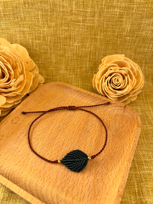 Peacock Leaf Macrame Bracelet