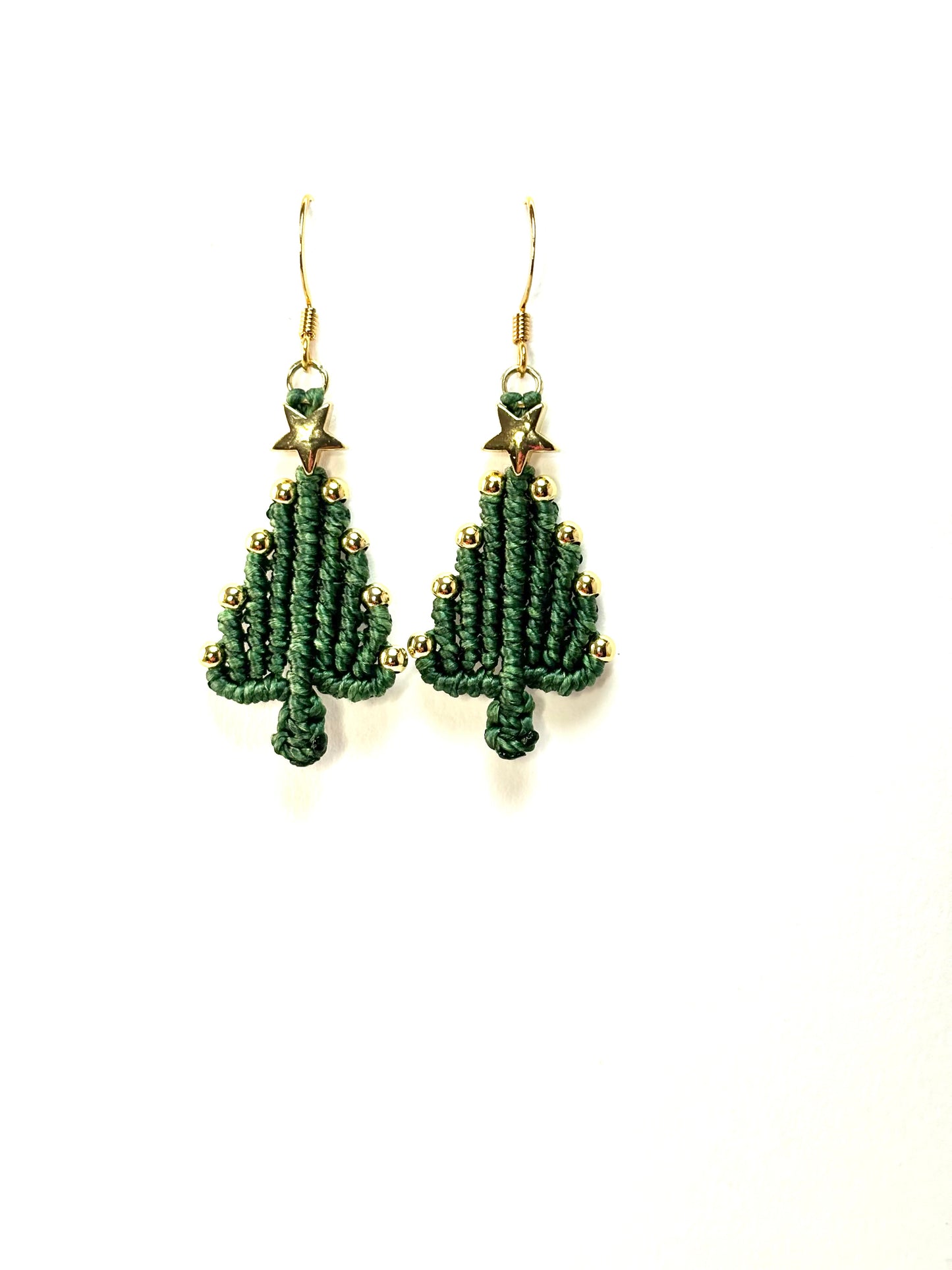 Macramé Christmas Tree Earrings – Holiday Green with Gold Accents